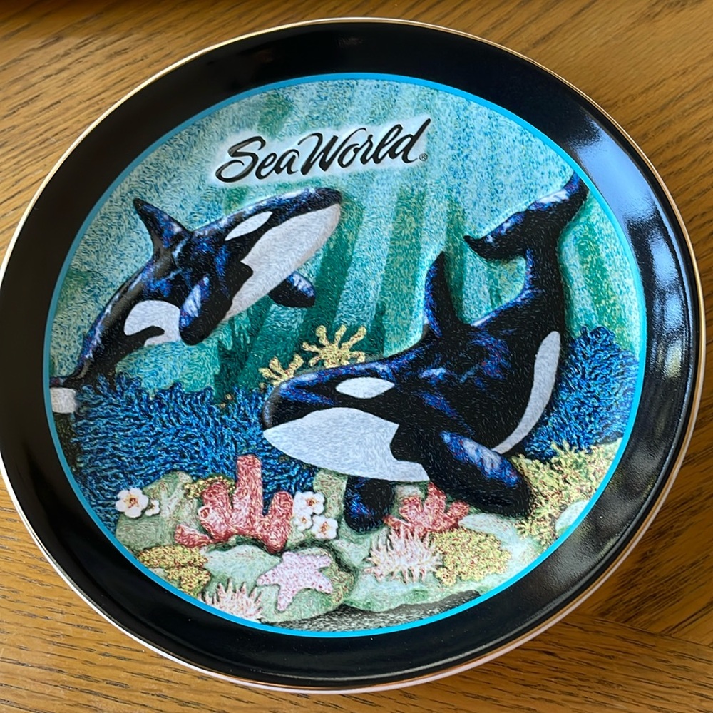 8” Sea World Collectible Plate (No Easel)